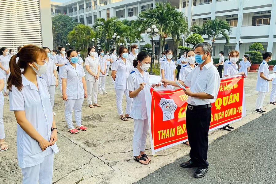 Sinh viên Trường Cao đẳng y tế Đồng Nai tại buổi lễ ra quân sáng ngày 3/7. (Ảnh: CDC Đồng Nai)