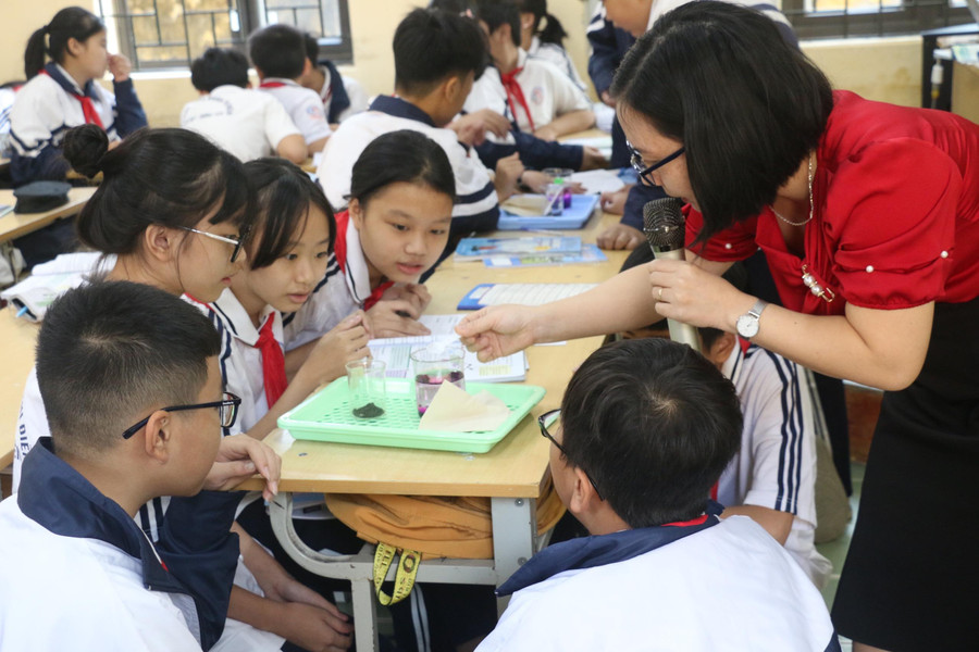 Tiết học KHTN của học sinh lớp 7 tại Trường THCS Đoàn Thị Điểm, tỉnh Hưng Yên.