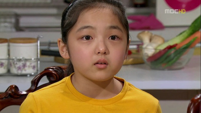 Từng được yêu mến nhưng sao nhí này giờ khiến nhiều người ghét, đỗ ĐH danh tiếng vẫn bị mắng "dốt nát" vì 1 việc làm không ai bênh nổi - Ảnh 1. Từng được yêu mến nhưng sao nhí này giờ khiến nhiều người ghét, đỗ ĐH danh tiếng vẫn bị mắng "dốt nát" vì 1 việc làm không ai bênh nổi - Ảnh 1.