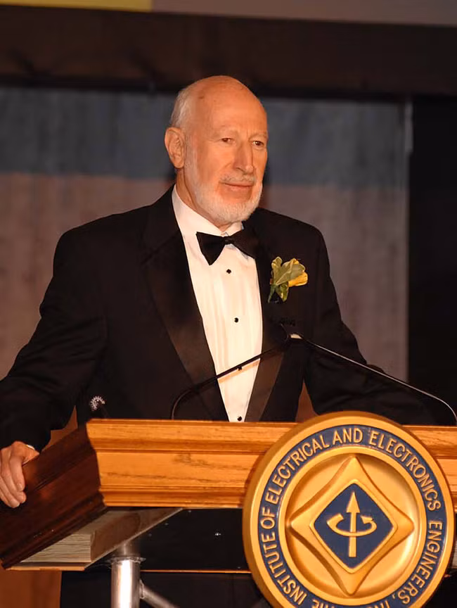 Kinh ngạc về trình độ học vấn của người "cha đẻ" ra wifi - mạng interner không dây ngày nay - Ảnh 1.