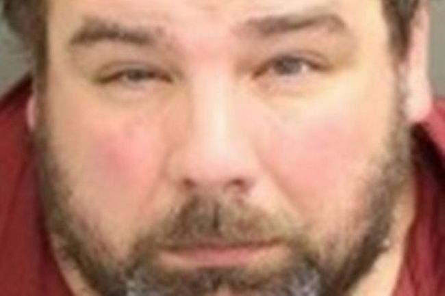 Thấy điều bất thường ở bé trai 11 tuổi khi đi ăn cùng gia đình, nữ phục vụ lén đưa đứa trẻ mảnh giấy và nhờ đó mà cứu mạng em - Ảnh 3. Thấy điều bất thường ở bé trai 11 tuổi khi đi ăn cùng gia đình, nữ phục vụ lén đưa đứa trẻ mảnh giấy và nhờ đó mà cứu mạng em - Ảnh 3.