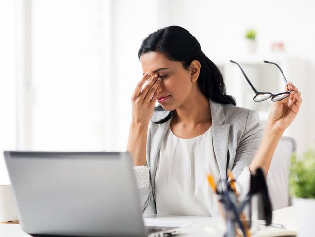 Đi khám mắt thường xuyên có tác dụng lớn trong viẹc bảo vệ mắt Đi khám mắt thường xuyên có tác dụng lớn trong viẹc bảo vệ mắt