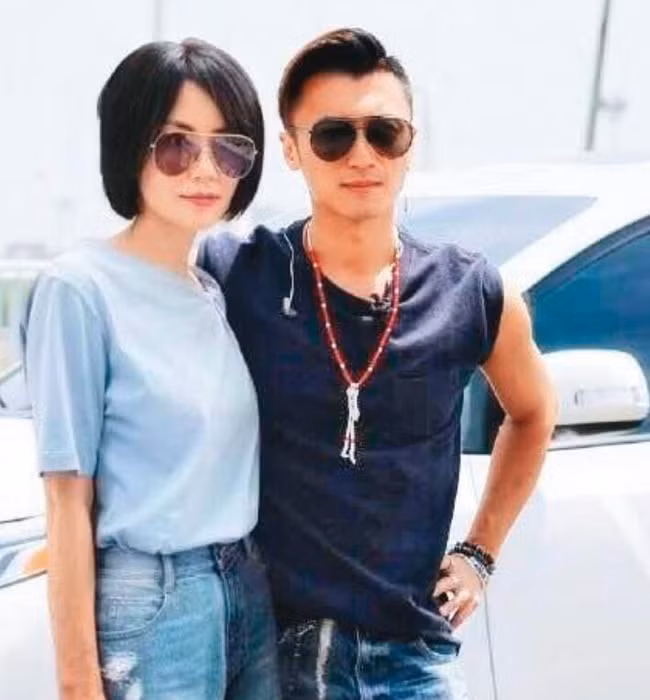 Dù có hối hận vì ly hôn Trương Bá Chi nhưng Tạ Đình Phong vẫn không cùng cô tái hợp mà quyết định kết hôn với Vương Phi?