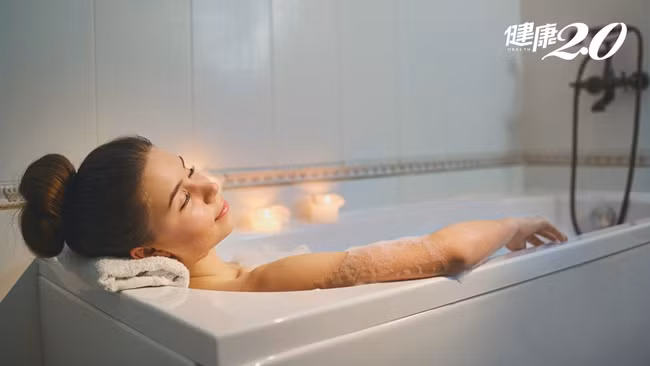 Đi tắm sau khi ăn no có thể làm hại đường ruột, dạ dày và đường huyết...