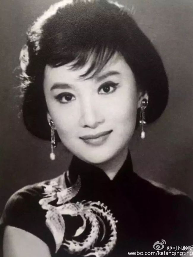 Hạ Mộng. Hạ Mộng.