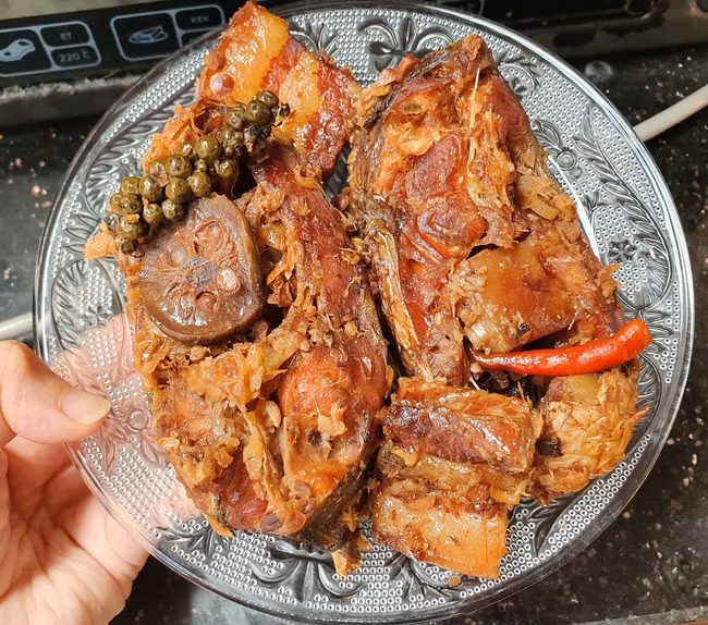 Kho cá bằng nồi cơm điện - Ảnh 5.