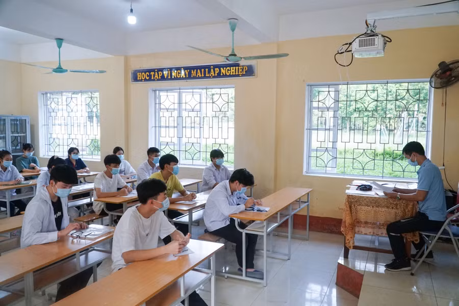 Thí sinh Hưng Yên tham dự kỳ thi tốt nghiệp THPT đợt 1 năm 2021. Ảnh: Bảo An.