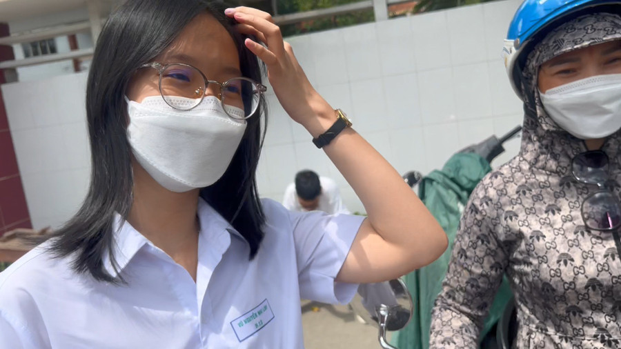 Em Vũ Nguyễn Mai Linh cho biết đã hoàn thành hết bài thi nhưng chưa được tuyệt đối. Em Vũ Nguyễn Mai Linh cho biết đã hoàn thành hết bài thi nhưng chưa được tuyệt đối.