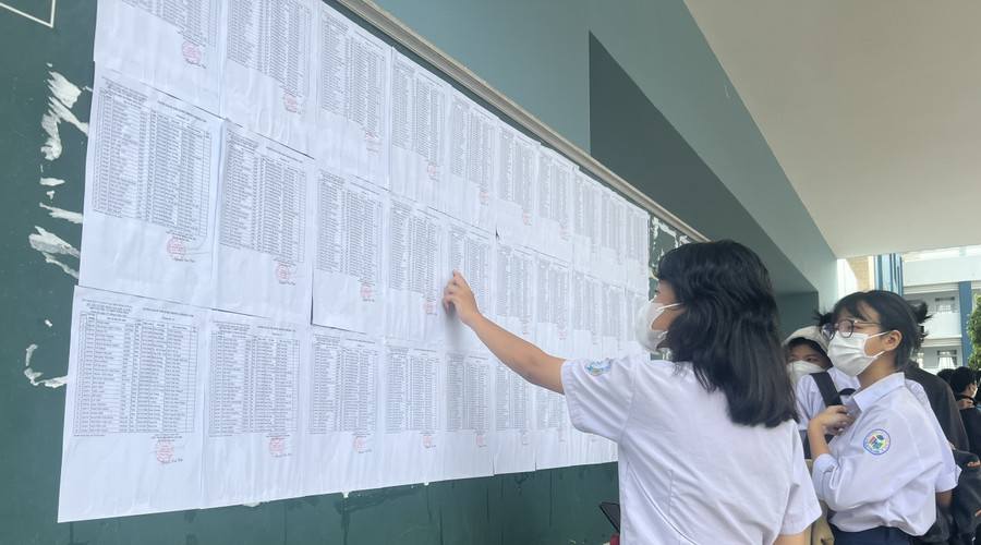 Trong ngày 31-6 các thí sinh đã đến các điểm thi để nghe phổ biến quy chế thi.