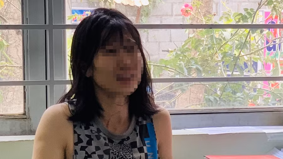 Người con gái bị khởi tố về hành vi giết người. 