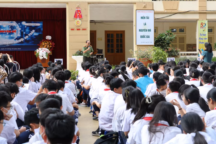 Quang cảnh buổi chuyên đề.