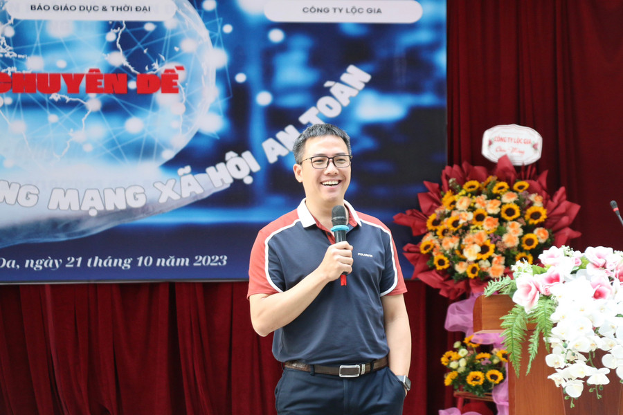 TS Phan Văn Kiền, Viện trưởng Viện Đào tạo Báo chí và Truyền thông. TS Phan Văn Kiền, Viện trưởng Viện Đào tạo Báo chí và Truyền thông.