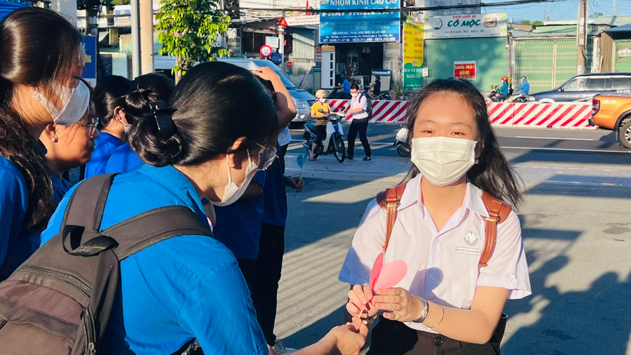 Thi bài tổ hợp Khoa học tự nhiên, Khoa học xã hội trong sáng 29/6 ảnh 44