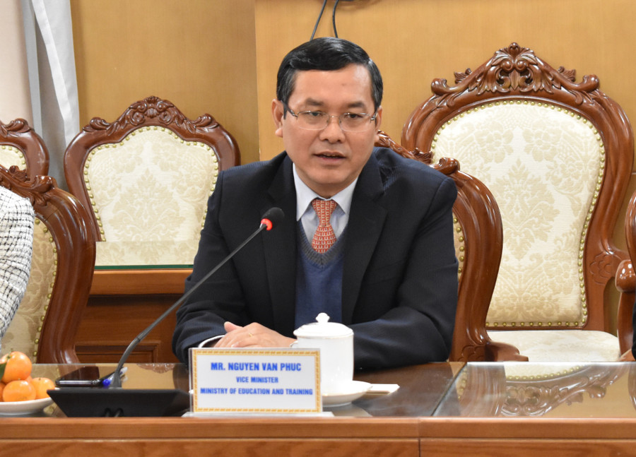 Thứ trưởng Bộ GD&ĐT Nguyễn Văn Phúc phát biểu tại buổi làm việc. Thứ trưởng Bộ GD&ĐT Nguyễn Văn Phúc phát biểu tại buổi làm việc.