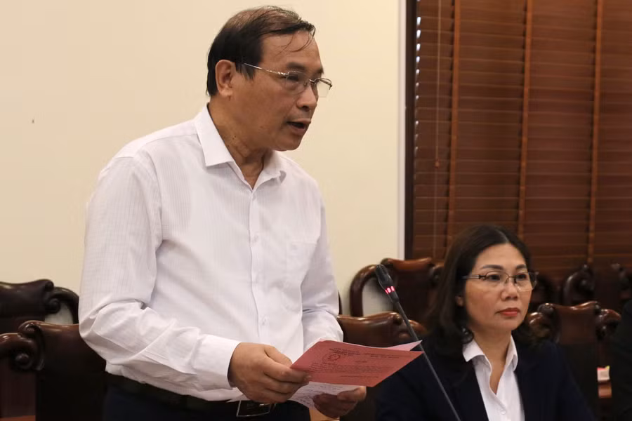 Ông Nguyễn Văn Phê, Giám đốc Sở GD&amp;ĐT Hưng Yên, phát biểu tại buổi làm việc.