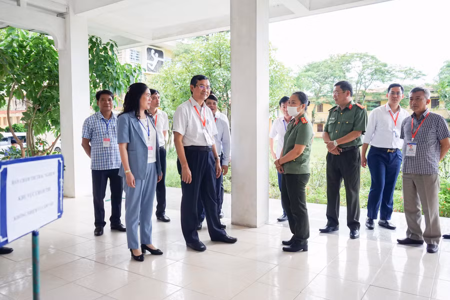 Đoàn công tác của Bộ GD&amp;ĐT kiểm tra công tác chấm thi tốt nghiệp tại Thái Bình.