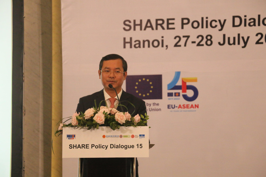 Thứ trưởng Nguyễn Văn Phúc phát biểu tại buổi đối thoại. Thứ trưởng Nguyễn Văn Phúc phát biểu tại buổi đối thoại.