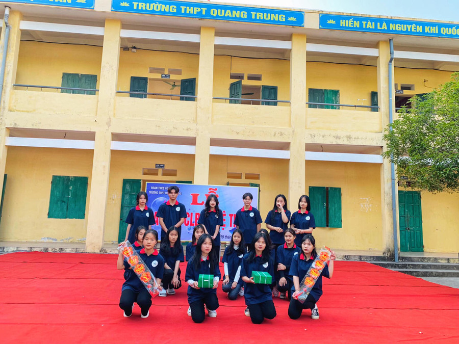 Học sinh Trường THPT Quang Trung tham gia các hoạt động ngoài giờ lên lớp. Ảnh: NTCC. Học sinh Trường THPT Quang Trung tham gia các hoạt động ngoài giờ lên lớp. Ảnh: NTCC.