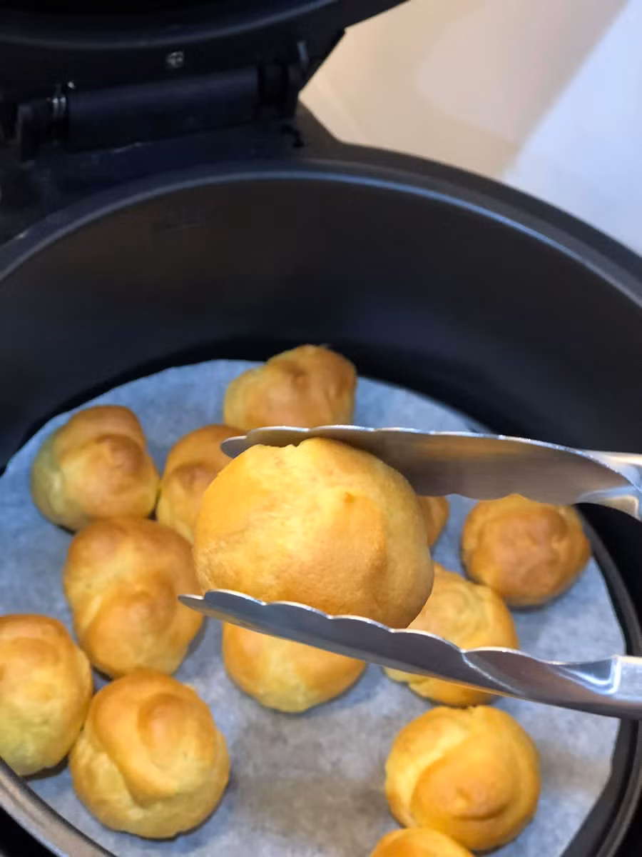 Cách làm bánh su kem dễ dàng bằng nồi chiên không dầu ảnh 15 Cách làm bánh su kem dễ dàng bằng nồi chiên không dầu ảnh 15