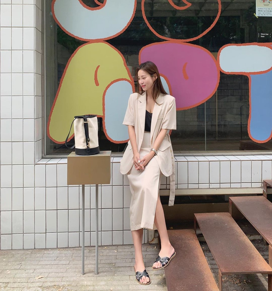 5 kiểu chân váy dài xinh và sang đáng sắm nhất dịp Black Friday ảnh 11