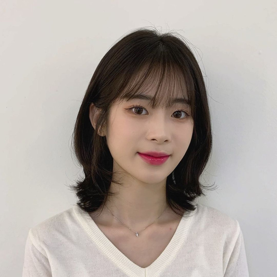 Cách tìm được kiểu tóc mái chân ái giúp nhan sắc thăng hạng, gương mặt trẻ trung hơn hẳn - Ảnh 1.