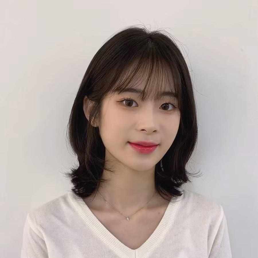 Cách tìm được kiểu tóc mái chân ái giúp nhan sắc thăng hạng, gương mặt trẻ trung hơn hẳn - Ảnh 1.