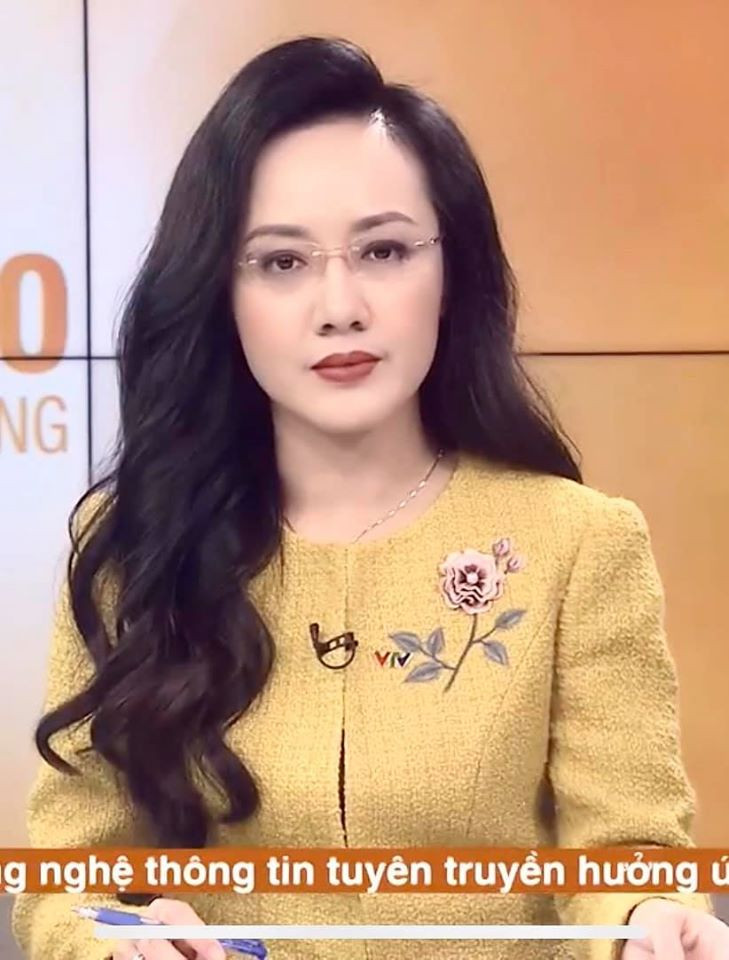 Choáng với gu thời trang đời thường cá tính, cực chất chơi của BTV Hoài Anh ảnh 1 Choáng với gu thời trang đời thường cá tính, cực chất chơi của BTV Hoài Anh ảnh 1