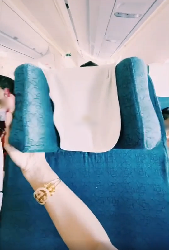 Hầu như rất ít người đi máy bay biết công dụng "thần kì" của một vật gắn trên ghế ảnh 3 Hầu như rất ít người đi máy bay biết công dụng "thần kì" của một vật gắn trên ghế ảnh 3