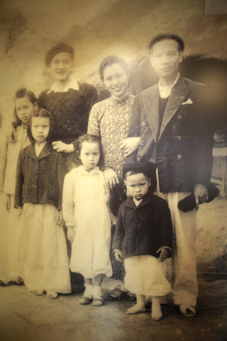 Chuyện tình đẹp nhất đầu thế kỷ XX: Tiểu thư con quan Tổng đốc hủy hôn ước, gặp đúng người tài đức mình yêu ảnh 9 Chuyện tình đẹp nhất đầu thế kỷ XX: Tiểu thư con quan Tổng đốc hủy hôn ước, gặp đúng người tài đức mình yêu ảnh 9
