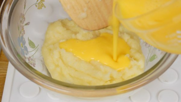 Cách làm bánh su kem dễ dàng bằng nồi chiên không dầu ảnh 4 Cách làm bánh su kem dễ dàng bằng nồi chiên không dầu ảnh 4