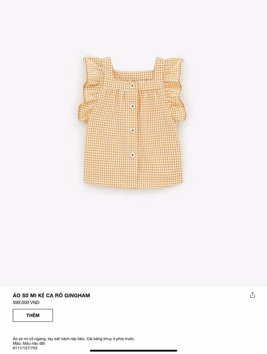 Sophie xinh xắn trong chiếc áo sơ mi của Zara.