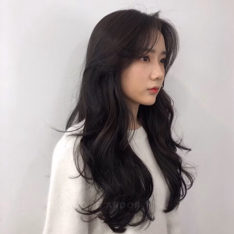  5 kiểu này xinh đẹp, sang chảnh cực hợp với cô nàng tóc đen ảnh 22