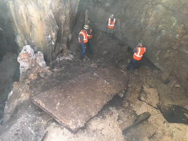 Từ hố sụt ngay mặt đường, sững sờ phát hiện "kỳ quan thiên nhiên" bên dưới ảnh 7 Từ hố sụt ngay mặt đường, sững sờ phát hiện "kỳ quan thiên nhiên" bên dưới ảnh 7