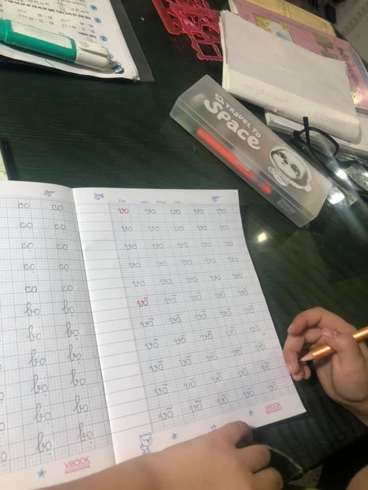 Cười vỡ bụng những màn khoe chữ con học lớp 1 ảnh 17 Cười vỡ bụng những màn khoe chữ con học lớp 1 ảnh 17