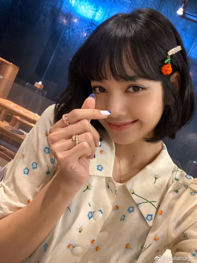 5 kiểu tóc uốn chuẩn mùa thu của sao Hàn, vừa trẻ trung lại sang xịn ảnh 18 5 kiểu tóc uốn chuẩn mùa thu của sao Hàn, vừa trẻ trung lại sang xịn ảnh 18