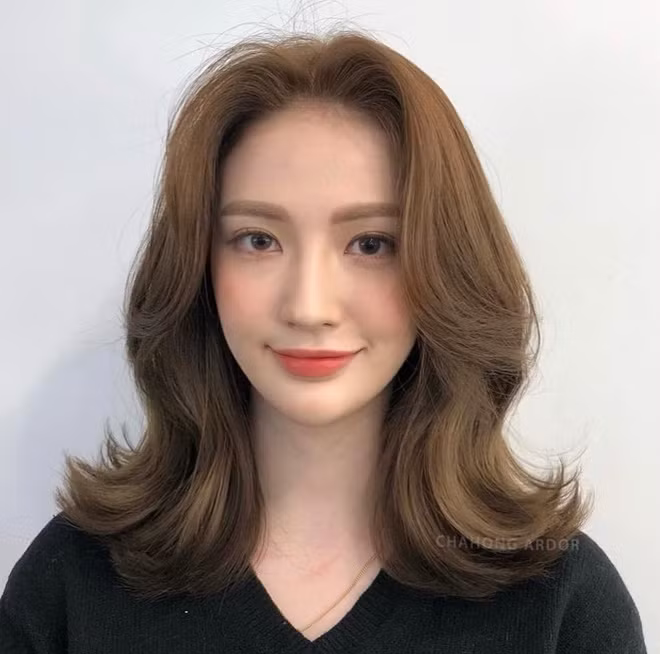 5 kiểu tóc uốn nhẹ nhàng, sang chảnh cho mùa Thu ảnh 12