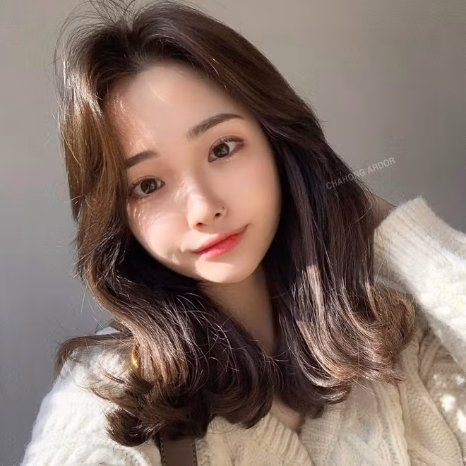 5 kiểu tóc uốn nhẹ nhàng, sang chảnh cho mùa Thu ảnh 14