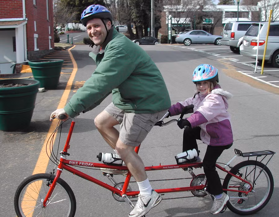 Cách dạy con “ngược số đông” của các ông bố "trùm" công nghệ ảnh 1