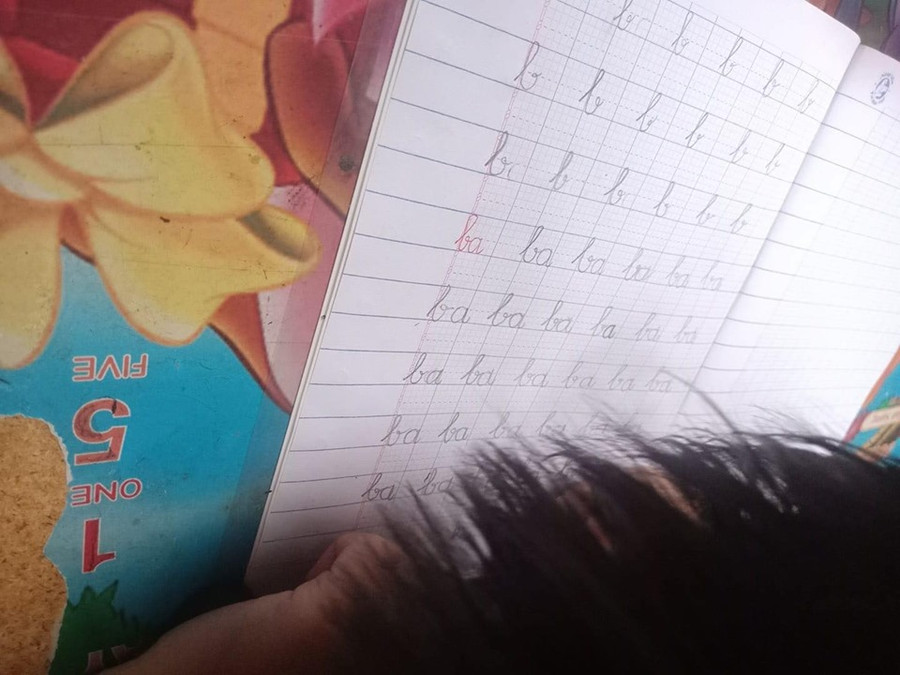 Cười vỡ bụng những màn khoe chữ con học lớp 1 ảnh 16 Cười vỡ bụng những màn khoe chữ con học lớp 1 ảnh 16