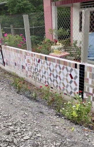 Ngôi nhà xây cổng, ốp lát toàn bộ bằng iPhone ảnh 4 Ngôi nhà xây cổng, ốp lát toàn bộ bằng iPhone ảnh 4