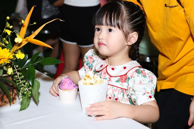 6 cô công chúa của Hoa hậu: - Ảnh 6. 6 cô công chúa của Hoa hậu: - Ảnh 6.