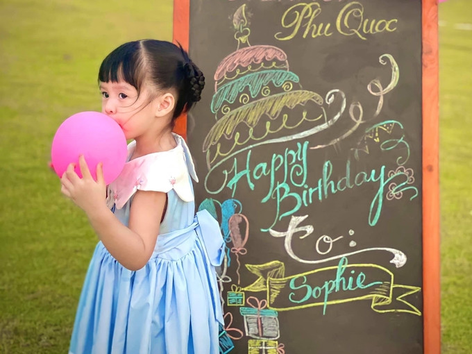 Con gái của hoa hậu - Ảnh 4. Con gái của hoa hậu - Ảnh 4.