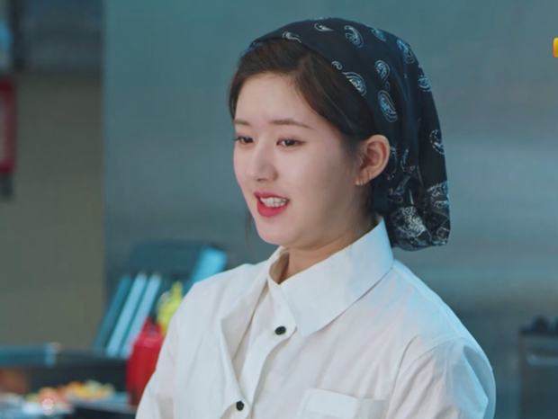 Mỹ nữ &quot;Trần Thiên Thiên trong lời đồn&quot; - Triệu Lộ Tư lộ mặt sưng phù đầy mụn khác xa ảnh photoshop - Ảnh 9.