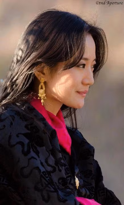 Gia đình cực phẩm của Hoàng hậu "vạn người mê" Bhutan: Em trai trở thành phò mã, chị gái lấy hoàng tử có vẻ đẹp hoàn mỹ - Ảnh 6.