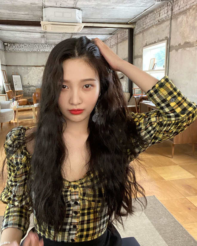 5 kiểu tóc uốn chuẩn mùa thu của sao Hàn, vừa trẻ trung lại sang xịn ảnh 1