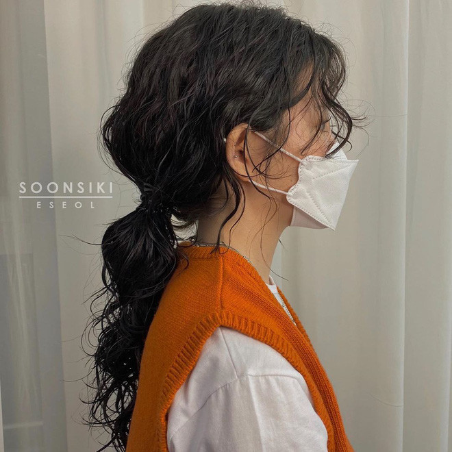 5 kiểu tóc uốn chuẩn mùa thu của sao Hàn, vừa trẻ trung lại sang xịn ảnh 4