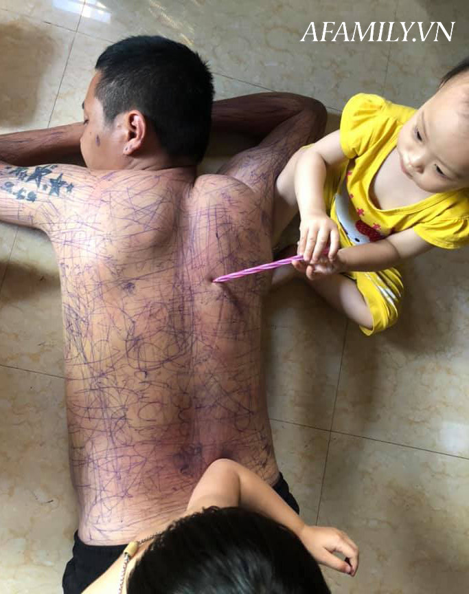 Ngủ say khi trẻ còn thức, ông bác tỉnh dậy ngớ người rồi "cười ra nước mắt" ảnh 1