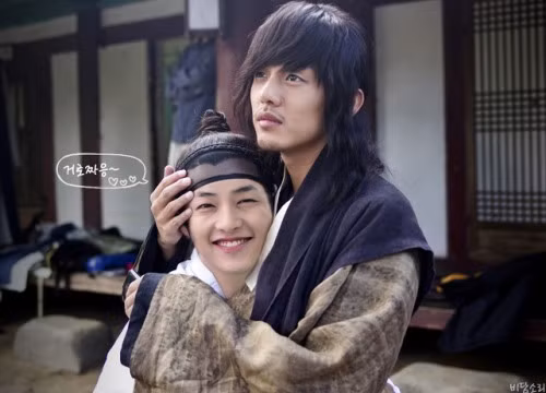 Vì liên quan tới Song Hye, Song Joong Ki và người đàn ông này quyết định "cạch mặt"