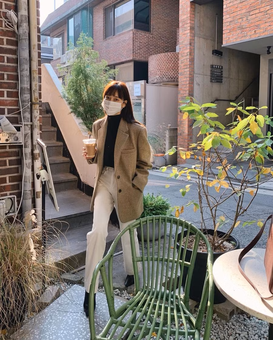 5 mẫu áo quá hợp để diện cùng blaze ảnh 16