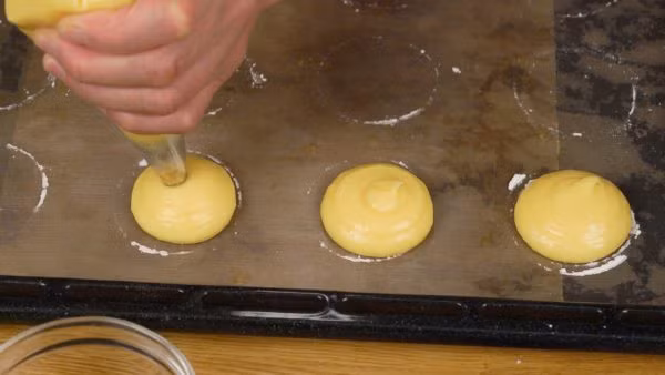 Cách làm bánh su kem dễ dàng bằng nồi chiên không dầu ảnh 6 Cách làm bánh su kem dễ dàng bằng nồi chiên không dầu ảnh 6